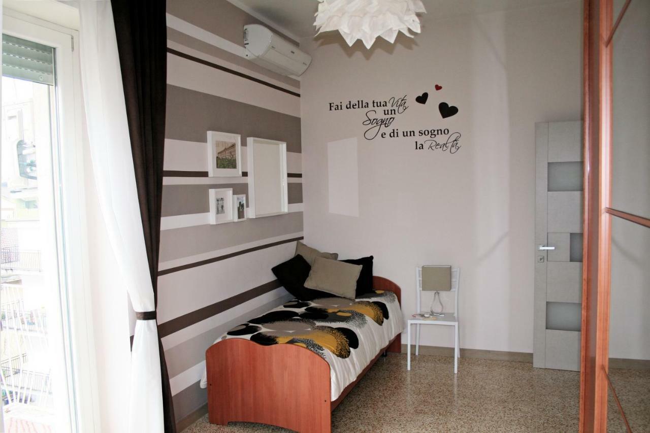 Apartamento La Casa Di Giulia Caserta Exterior foto